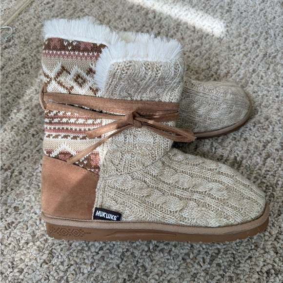 MUK LUKS Women's Cream Knit Boots Size 9 - Picture 1 of 5